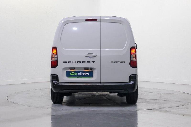 Usado Peugeot Partner S 100 CV (73 kW) 2024 Blanco Monovolumen