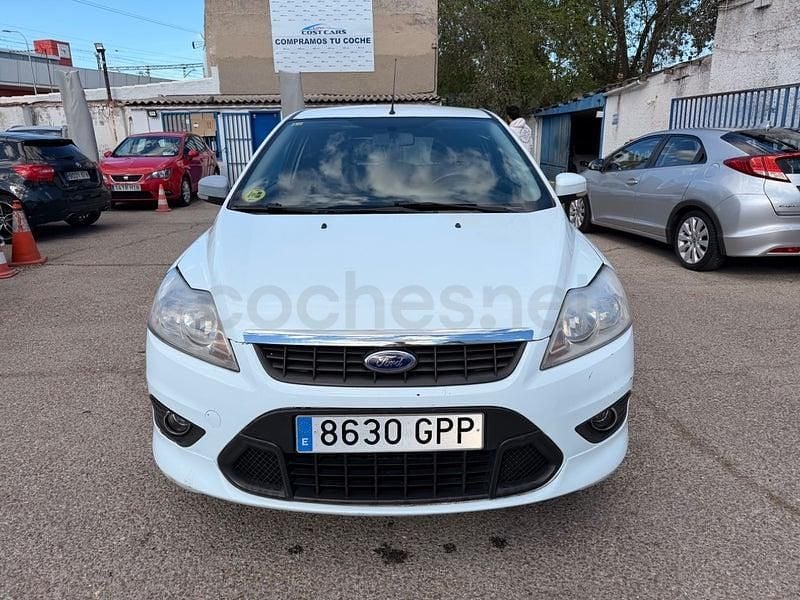 Käytetty Ford Focus 115 HP (84 kW) 2009 Valkoinen Sedan