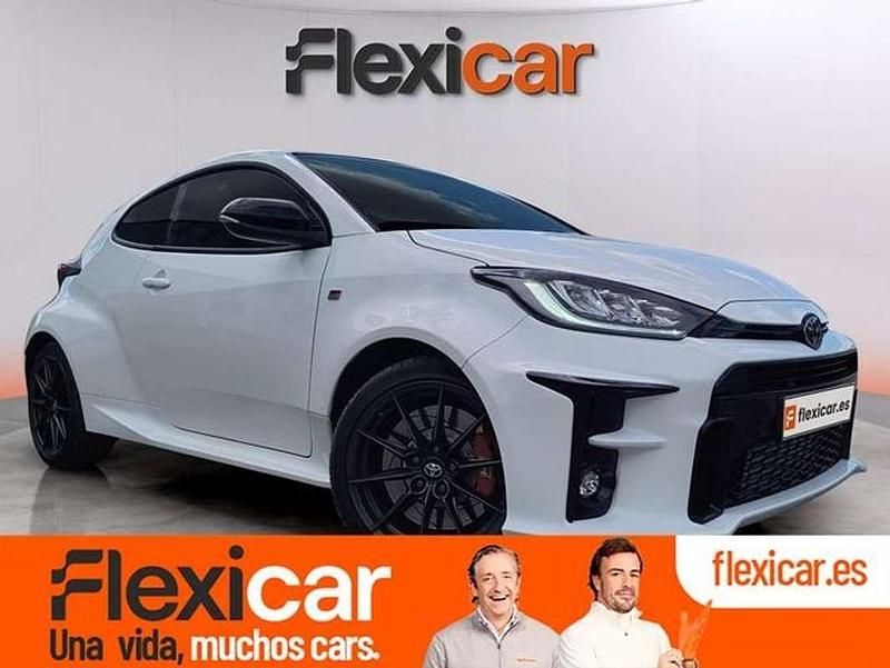 Blanco Usado 2023 Toyota Yaris Berlina | 36.990 € (Precio justo) - Imagen 1/4