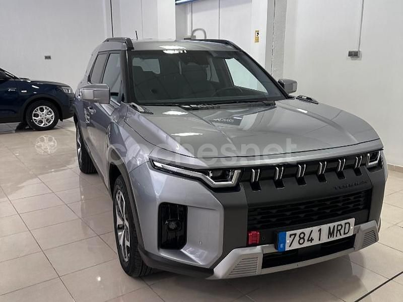 Gris / plata Usado 2024 Ssangyong (KGM) Torres SUV | 27.900 € (Un poco caro) - Imagen 1/4