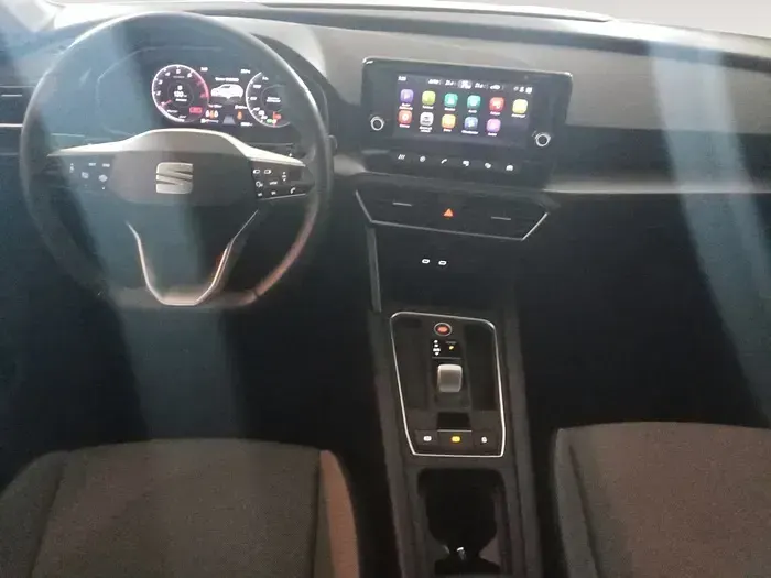 Usado Seat Leon FR 116 CV (85 kW) 2025 Blanco