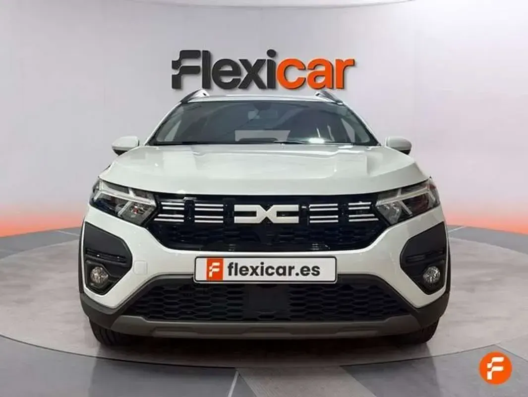 Usado Dacia Jogger Expression 110 CV (80 kW) 2023 Blanco Monovolumen