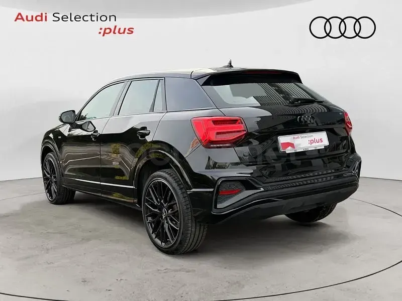 Usado Audi Q2 Ambiente 150 CV (110 kW) 2024 Negro SUV