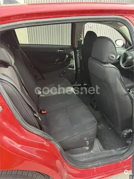 Usado Alfa Romeo 147 Impression 100 CV (73 kW) 2004 Rojo Utilitario
