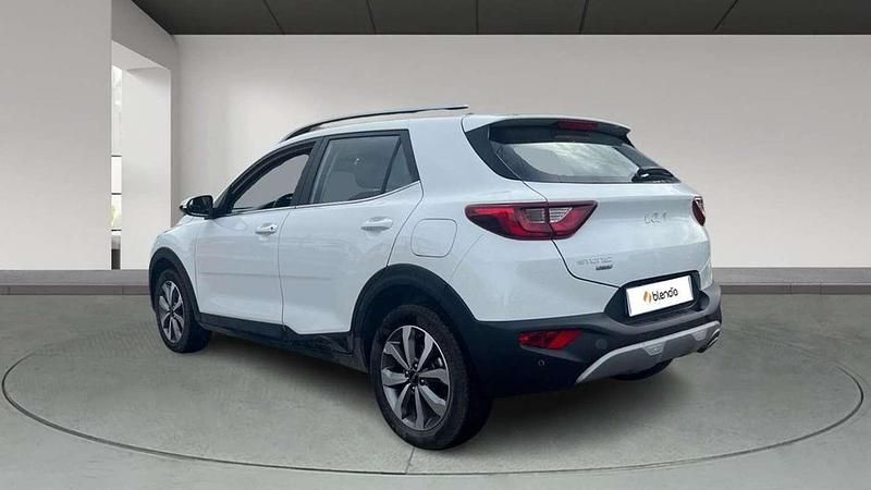 Usado Kia Stonic 101 CV (74 kW) 2025 Blanco SUV