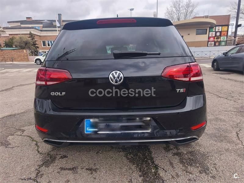 Usado VW Golf Sportsvan Advance 125 CV (91 kW) 2017 Negro Monovolumen