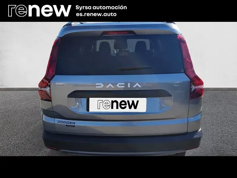 Usado Dacia Jogger Expression 140 CV (102 kW) 2025 Gris Monovolumen