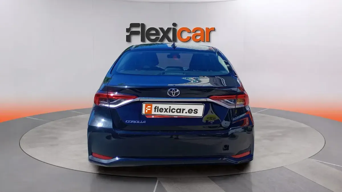 Usado Toyota Corolla Active 140 CV (102 kW) 2023 Negro Berlina