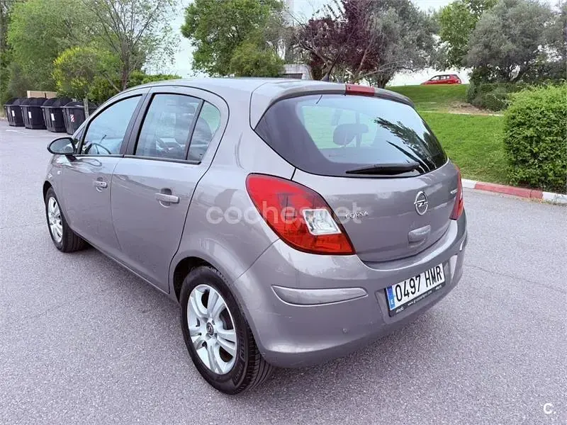 Usado Opel Corsa Selective 95 CV (69 kW) 2012 Beige Utilitario