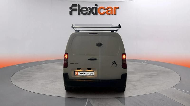 Usado Citroën Berlingo Feel 102 CV (75 kW) 2021 Blanco Monovolumen