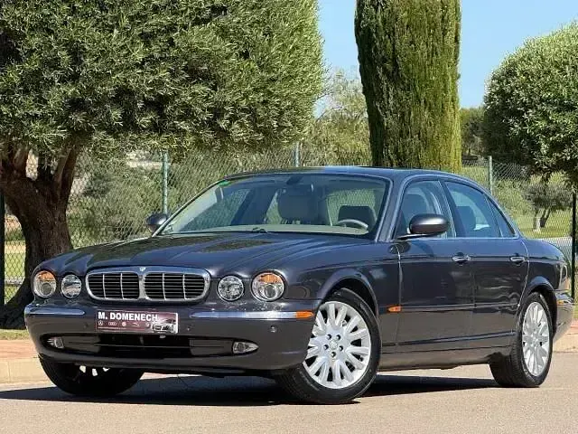 Usado Jaguar XJ Executive 298 CV (219 kW) 2004 Gris Berlina