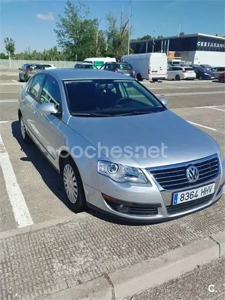 Usado VW Passat Trendline 140 CV (102 kW) 2006 Gris / plata Berlina