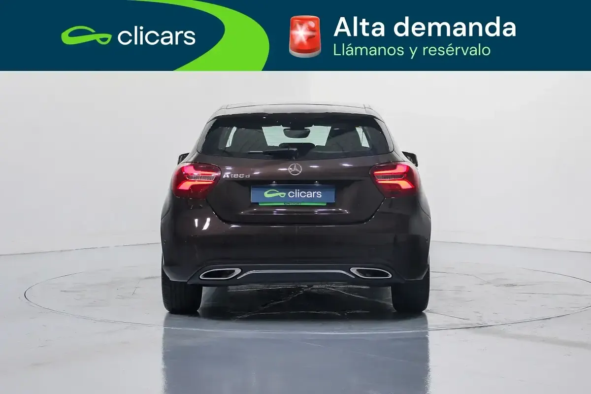 Usado Mercedes A180 Urban 109 CV (80 kW) 2016 Marrón Berlina