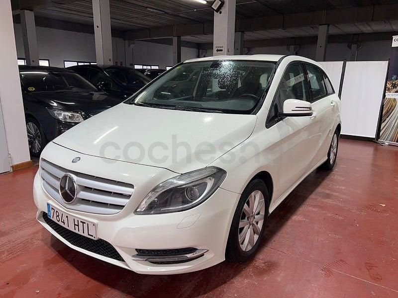 Usado Mercedes B180 109 CV (80 kW) 2013 Blanco Monovolumen