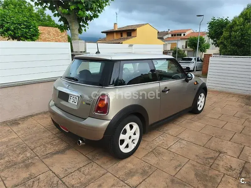 Usado Mini Cooper 120 CV (88 kW) 2007 Marrón Utilitario