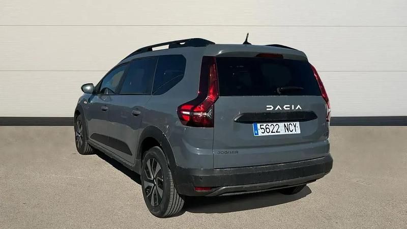 Usado Dacia Jogger Expression 110 CV (80 kW) 2025 Gris Monovolumen