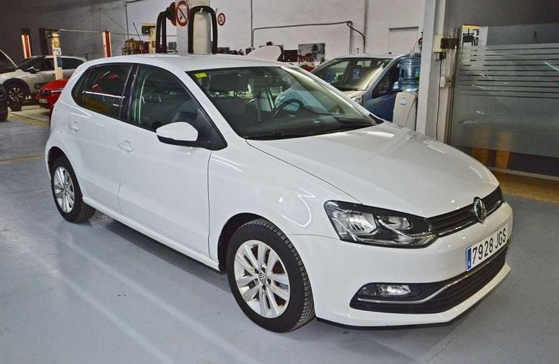 Usado VW Polo Advance 90 CV (66 kW) 2015 Blanco Utilitario