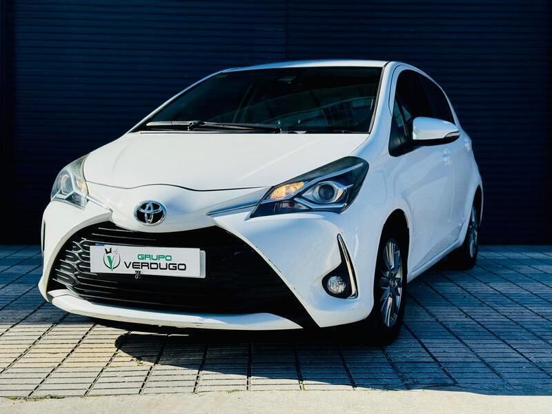 Blanco Usado 2017 Toyota Yaris Active Utilitario | 10.900 € (Precio justo) - Imagen 1/3