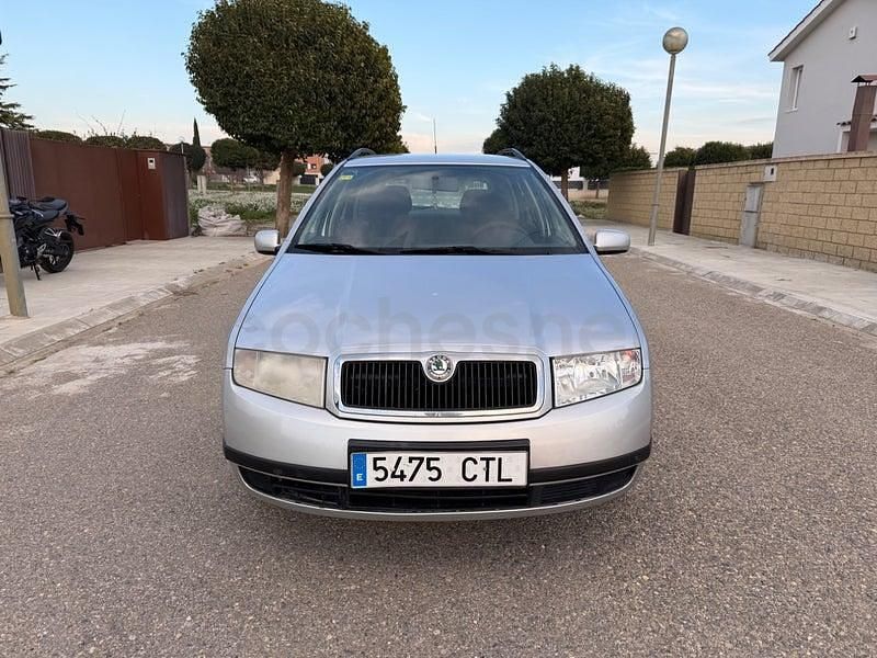 Usado Skoda Fabia Elegance 101 CV (74 kW) 2004 Blanco Berlina