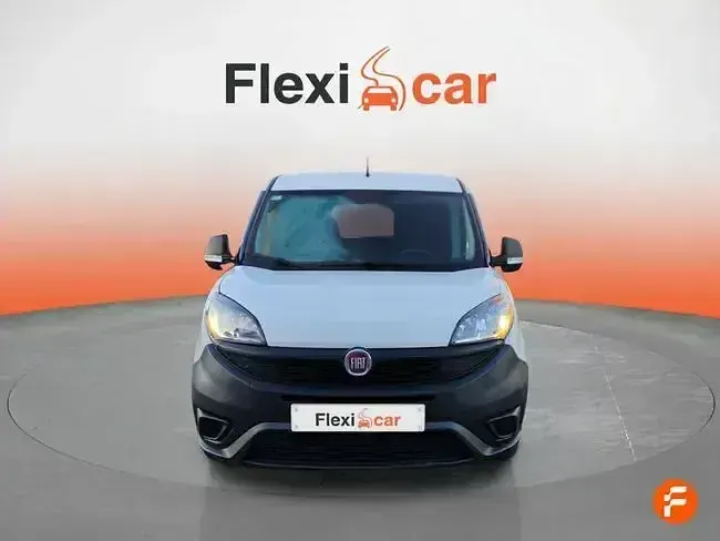 Usado Fiat Doblò Lounge 95 CV (69 kW) 2018 Blanco Monovolumen