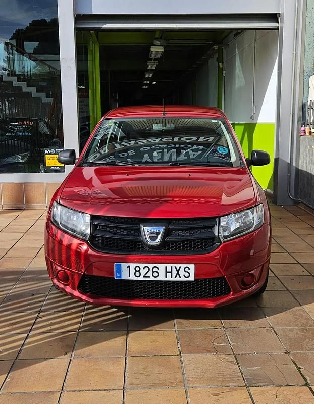 Usado Dacia Sandero Ambiance 75 HP (55 kW) 2014 Vermelho