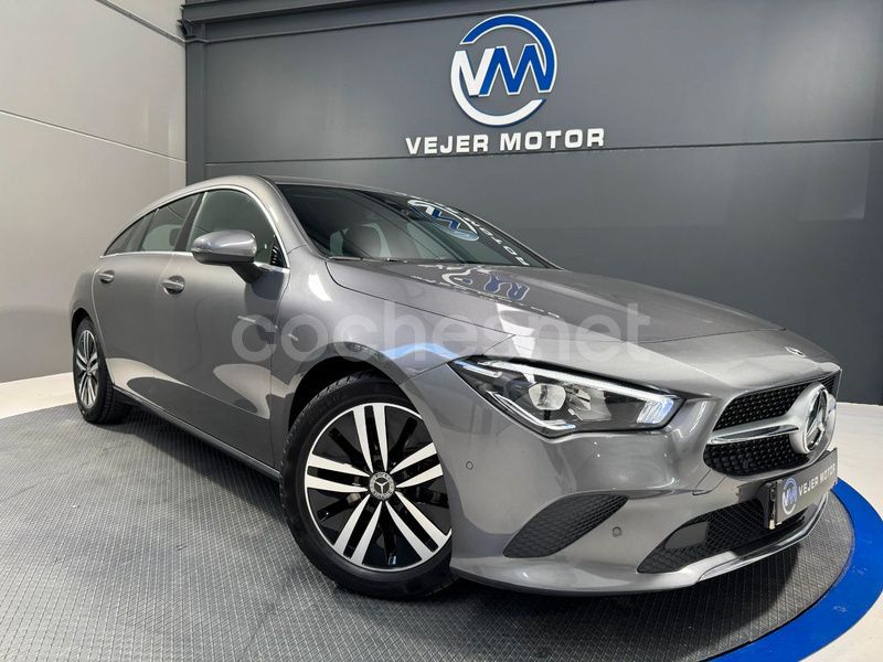 Gris / plata Usado 2020 Mercedes CLA200 Shooting Brake Familiar | 21.900 € (Precio justo) - Imagen 1/4
