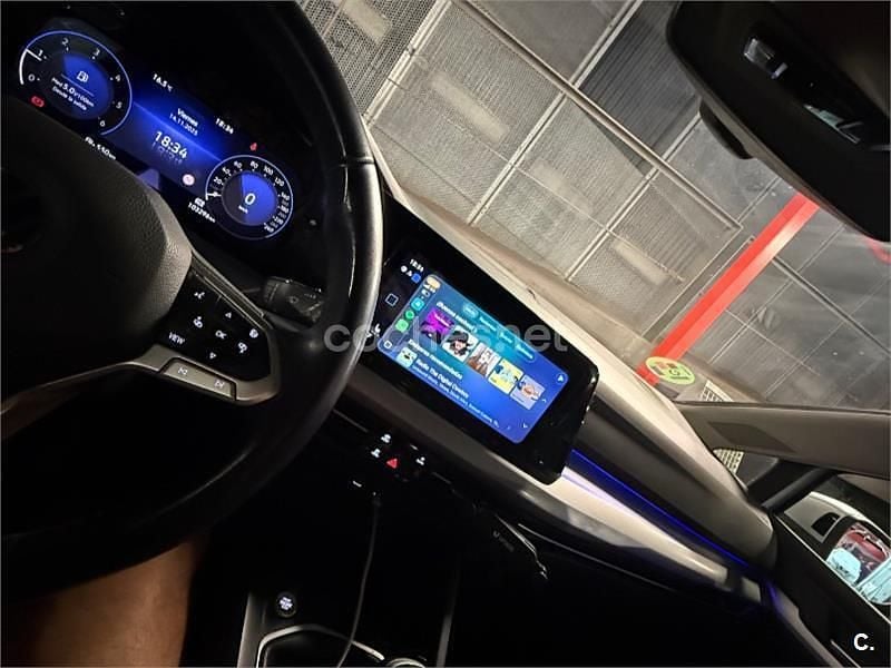 Usado VW Golf VIII 115 CV (84 kW) 2021 Gris / plata Familiar