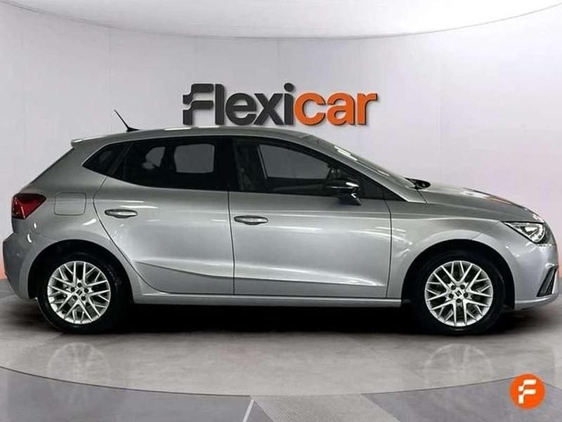 Usado Seat Ibiza FR 110 CV (80 kW) 2023 Gris Utilitario