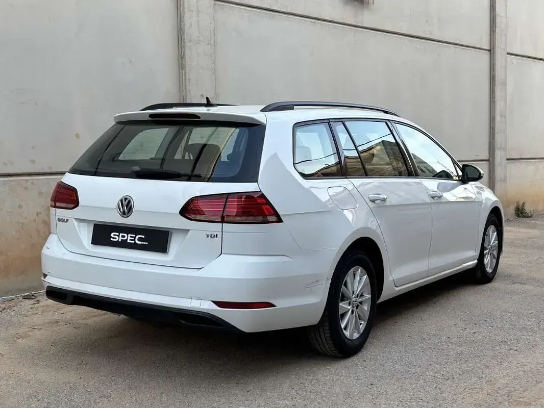 Usado VW Golf VII Business 116 CV (85 kW) 2017 Blanco Familiar