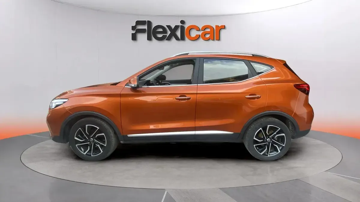 Usado MG ZS Luxury 111 CV (81 kW) 2023 Naranja Berlina