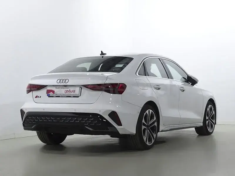 Usado Audi A3 S-Line 150 CV (110 kW) 2024 Blanco Berlina