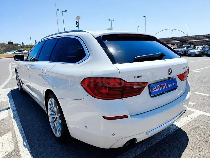 Usado BMW 530 Luxury Line 265 CV (194 kW) 2018 Blanco Familiar