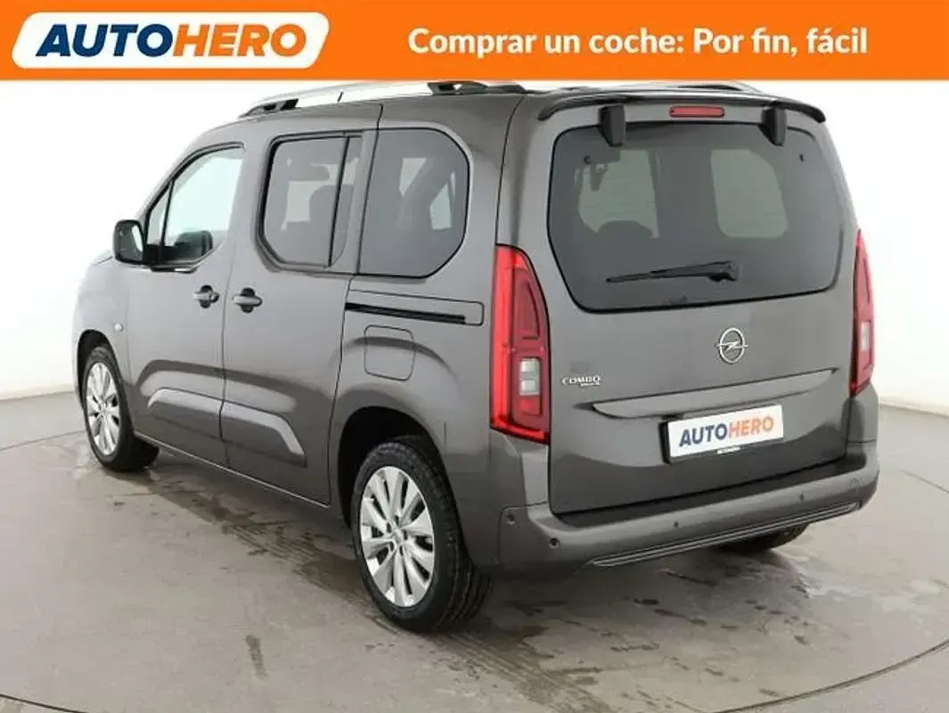 Usado Opel Combo Elegance 131 CV (96 kW) 2021 Gris Monovolumen