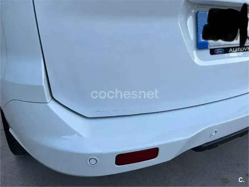 Usado Ford Tourneo Courier Sport 100 CV (73 kW) 2018 Blanco Monovolumen