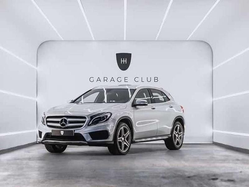 Usado Mercedes GLA220 AMG line 177 CV (130 kW) 2016 Plateado SUV
