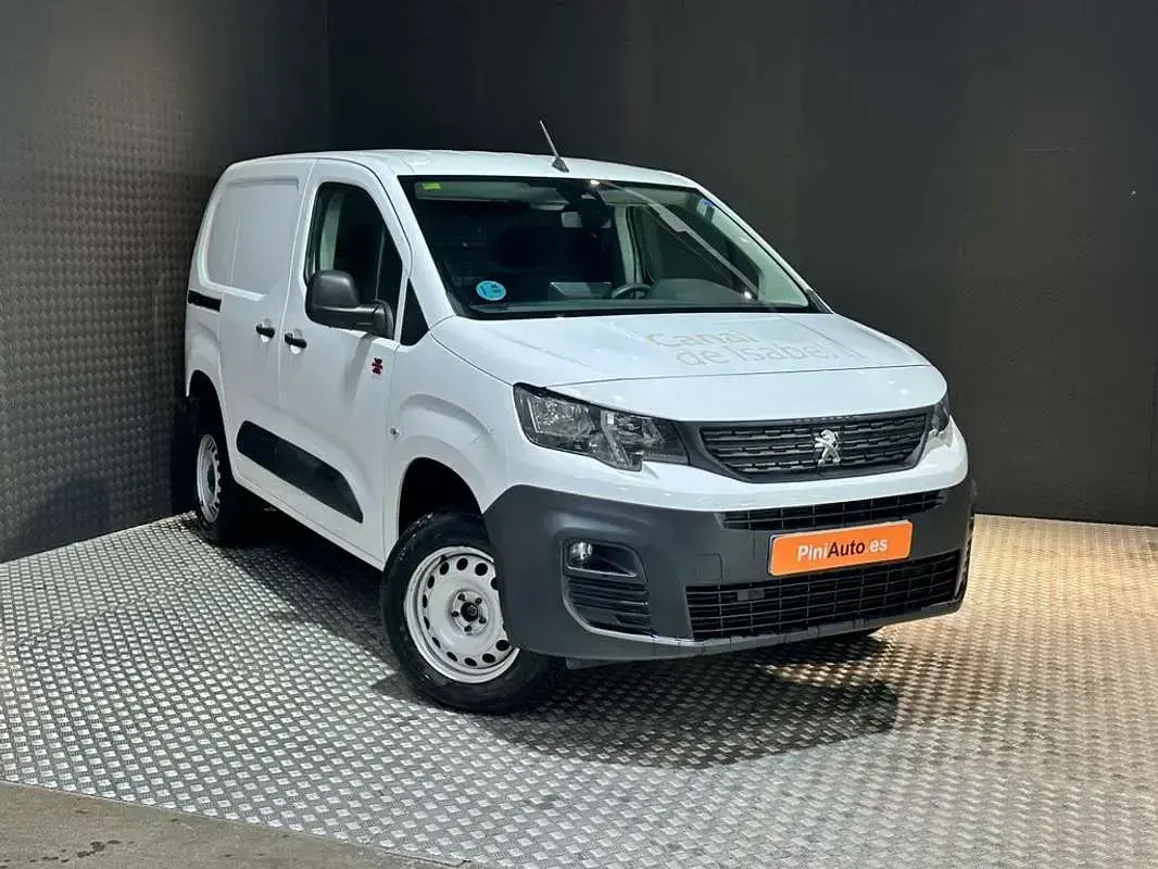 Usado Peugeot Partner Premium 128 CV (94 kW) 2022 Blanco Monovolumen