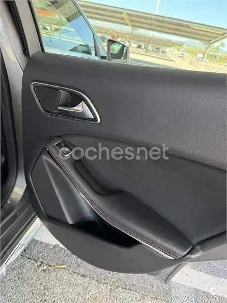 Usado Mercedes GLA200 136 CV (100 kW) 2019 Gris / plata SUV