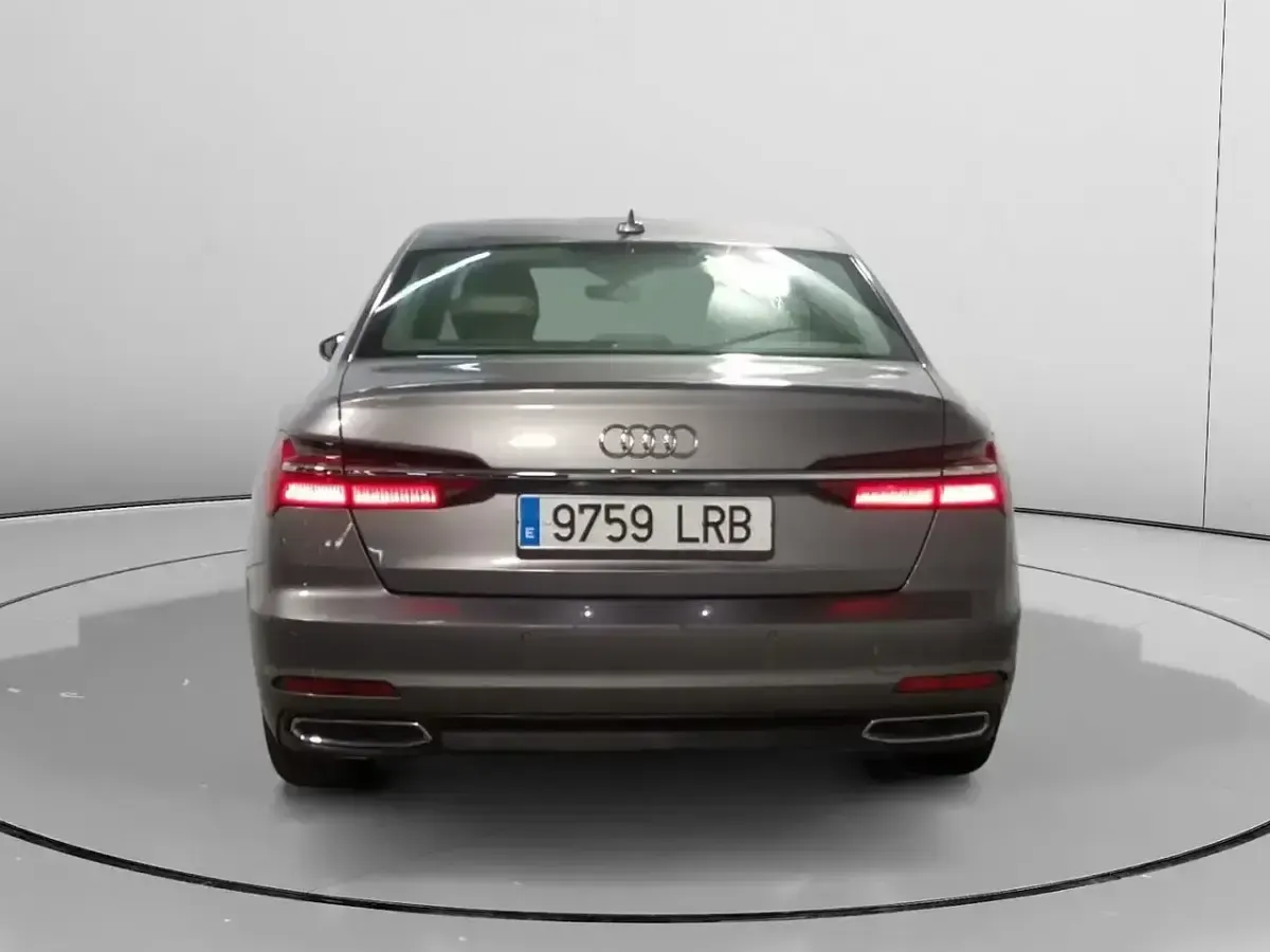 Usado Audi A6 204 CV (150 kW) 2021 Gris Berlina