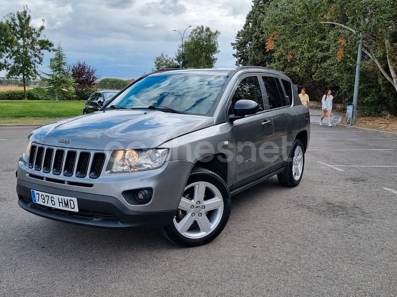 Usado Jeep Compass Limited 136 CV (100 kW) 2012 Gris / plata SUV