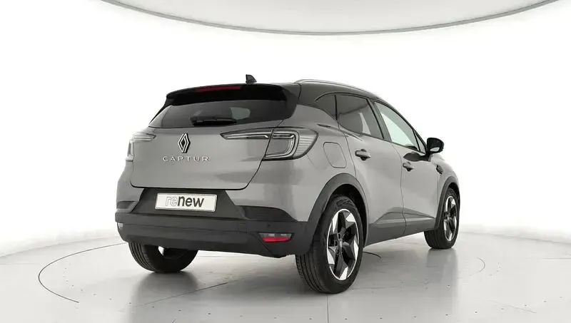 Usado Renault Captur Techno 100 CV (73 kW) 2025 Gris SUV