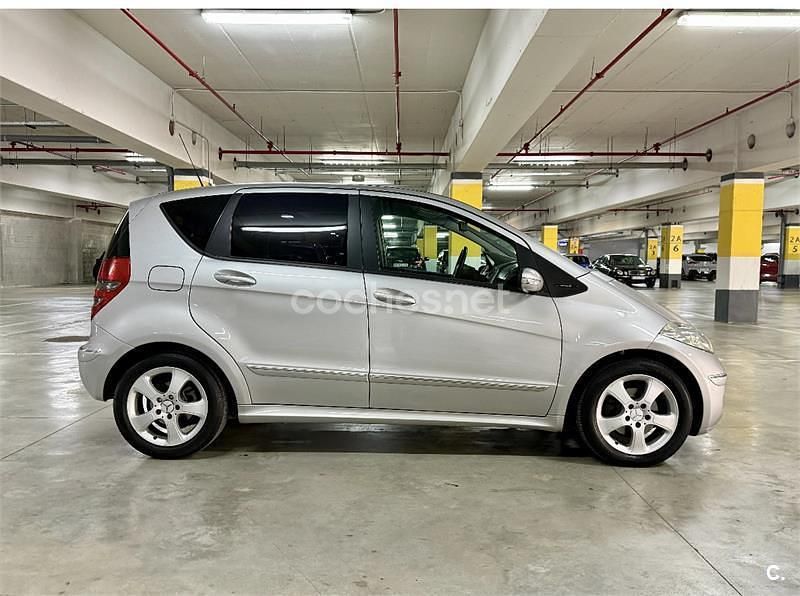 Usado Mercedes A160 Elegance 95 CV (69 kW) 2011 Gris / plata Monovolumen