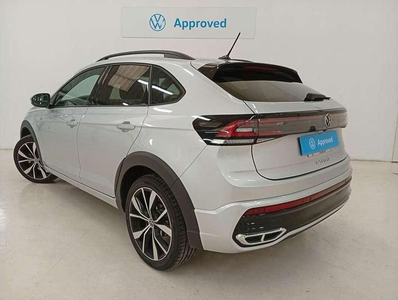 Usado VW Taigo R-line 116 CV (85 kW) 2025 Plateado SUV