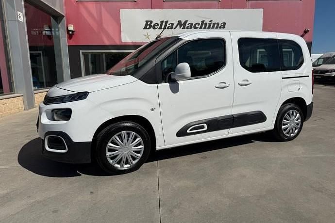 Usado Citroën Berlingo Feel 103 CV (75 kW) 2020 Blanco Monovolumen