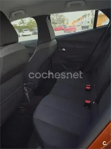 Usado Peugeot 2008 Active 100 CV (73 kW) 2022 Naranja SUV