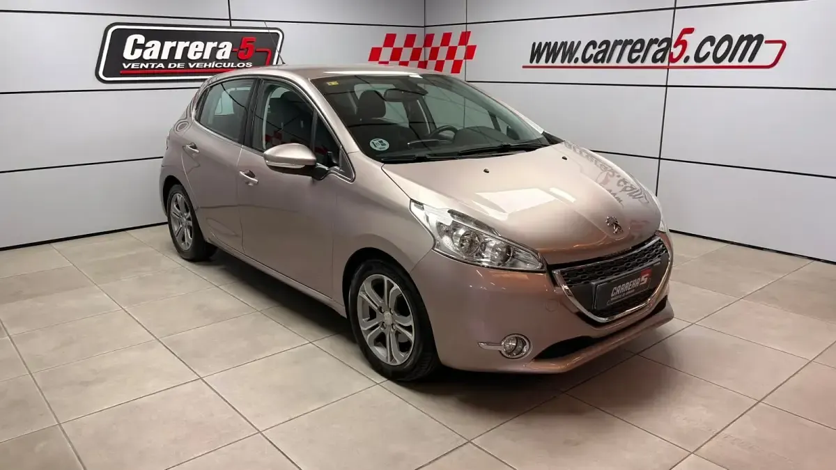 Usado Peugeot 208 Active 92 CV (67 kW) 2012 Gris Utilitario