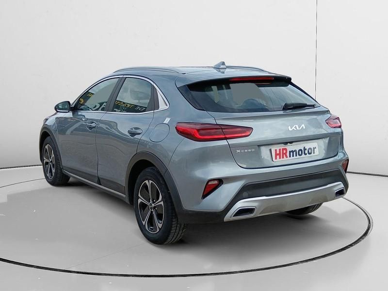 Usado Kia XCeed Active 141 CV (103 kW) 2022 Gris / plata SUV