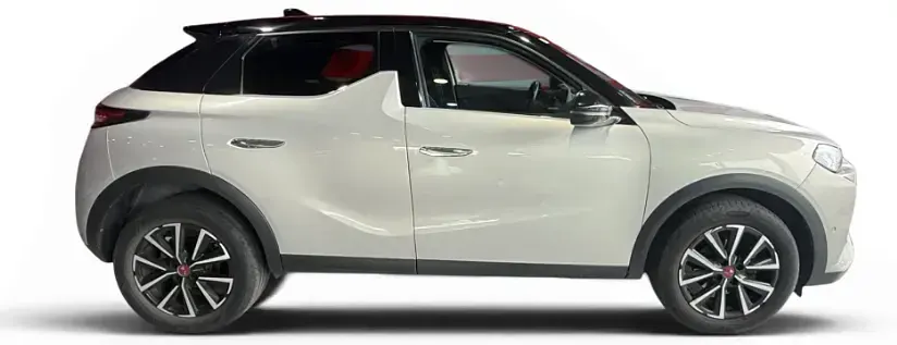 Usado DS Automobiles DS3 Crossback Performance 131 CV (96 kW) 2023 Gris / plata SUV