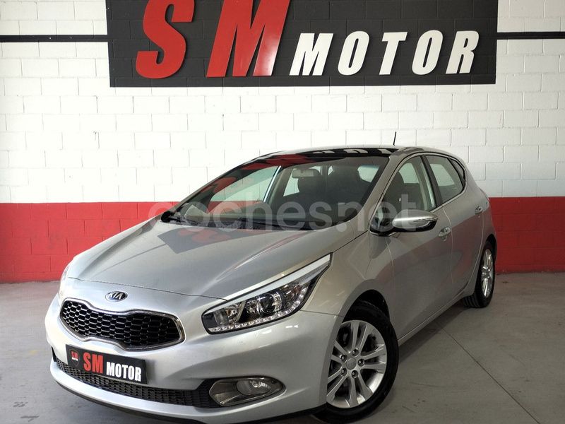 Gris / plata Usado 2012 Kia Ceed Berlina | 8990 € (Precio justo) - Imagen 1/4