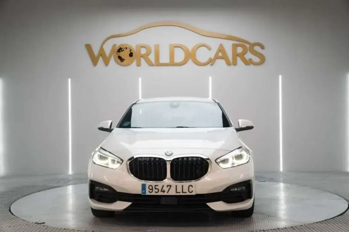 Usado BMW 118 Comfort Edition 136 CV (100 kW) 2020 Blanco Utilitario