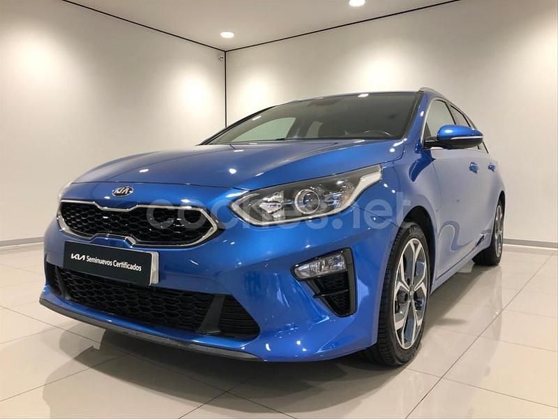 Usado Kia Ceed 120 CV (88 kW) 2019 Azul Utilitario